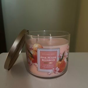 Bath & Body Works Pink Peach Blossom 3 wick candle 14.5 oz